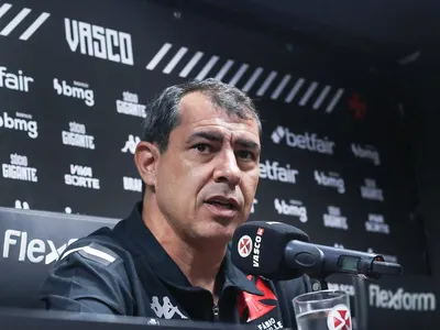 Carille chega ao Vasco, fala sobre reforços e explica situação de Balbuena