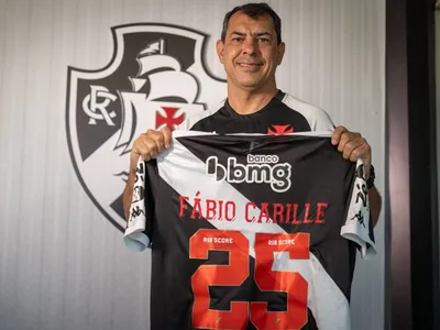 “O Vasco promete”; Ronaldo Giovaneli destaca chegada de Carille e trabalho de Pedrinho