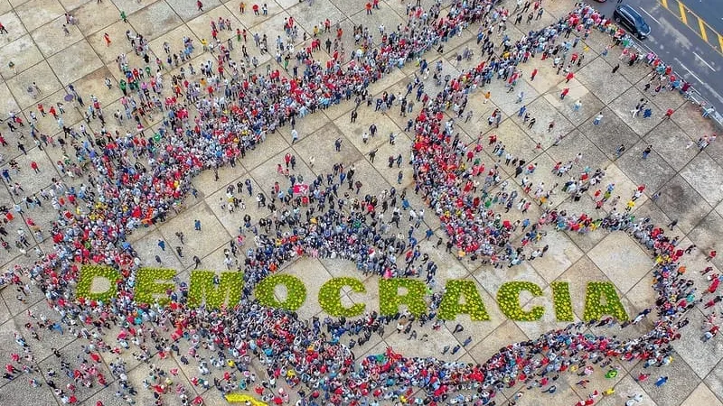 Veja as autoridades que estavam presentes no ato sobre o 8/1