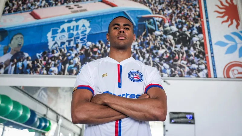 Bahia anuncia a contratação do volante Erick, ex-Athletico