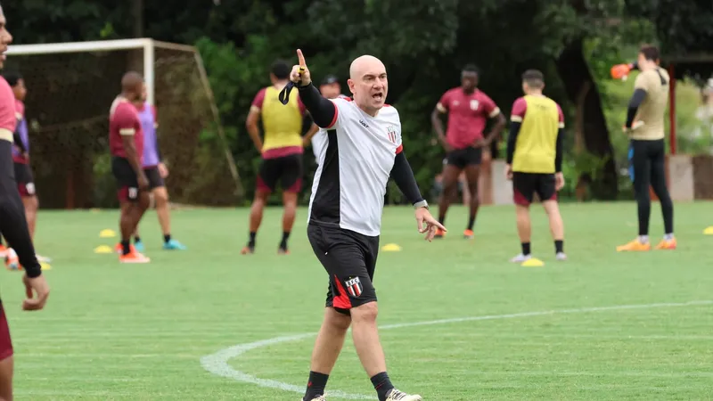 Zanardi diz que recebeu abraço de presidente da FPF após polêmica com o Corinthians