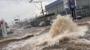 Forte chuva causa estragos em São Pedro