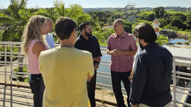 Prefeito de Prudente visita Parque Aquático e determina ações emergenciais