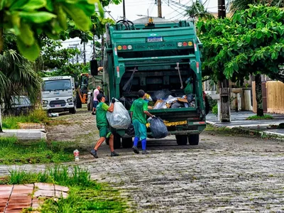 IAT deu R$ 15 milhões para municípios melhorarem coleta de lixo no Litoral do Paraná