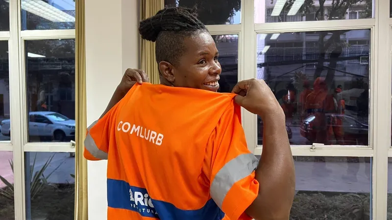 Comlurb prepara um uniforme especial para os garis durante dias quentes