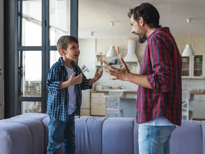 É correto bater nos filhos? Especialista explica as consequências das "palmadas"