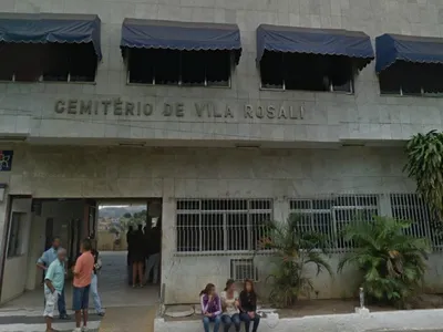 Jovem com deficiência intelectual morto em assalto é enterrado em São João de Meriti