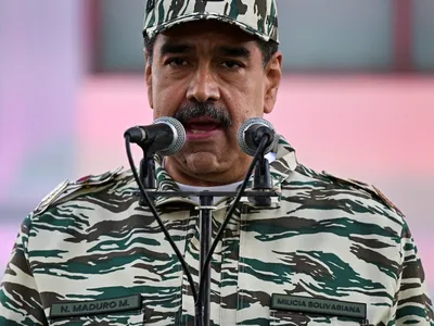 Sem atas eleitorais, Nicolás Maduro toma posse do terceiro mandato na Venezuela