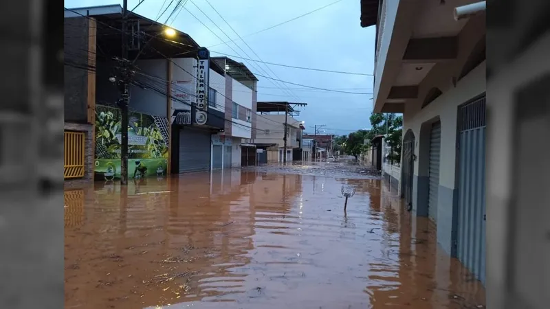 Prefeito de Ipatinga afirma que choveu 80 mm na cidade em menos de uma hora