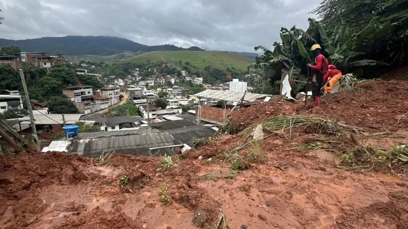 Atualização aponta 10 mortos após desabamentos em Ipatinga causados pelas chuvas