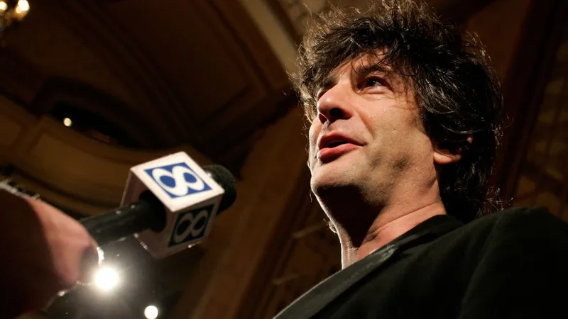 Quais as acusações de abusos sexuais contra Neil Gaiman? Revista reúne relatos de vítimas