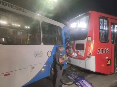 Oito pessoas ficam feridas em acidente entre dois ônibus no Centro de Campinas