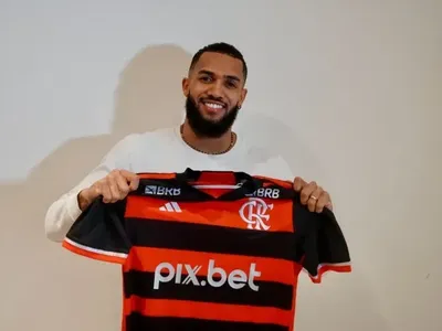 Flamengo anuncia atacante Juninho como primeiro reforço da temporada