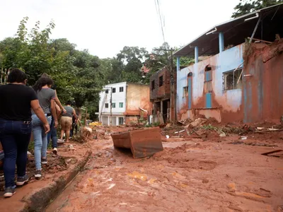 Chuvas em MG deixam mortos e mais de 60 cidades em situação de emergência