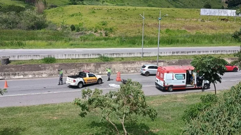 Motociclista morre em acidente de trânsito na Avenida Mário Covas, em São José dos Campos