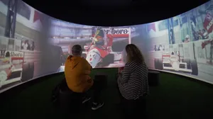 “Eu, Ayrton Senna da Silva - 30 Anos”: Exposição imersiva e interativa celebra legado do ídolo