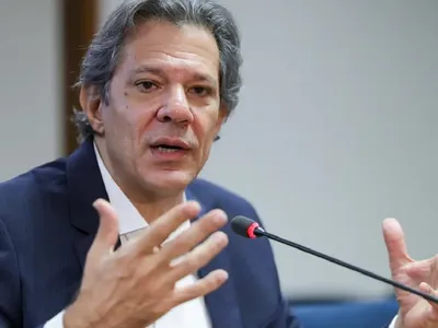 Haddad desmente fake news sobre taxa para veículos com mais de 20 anos