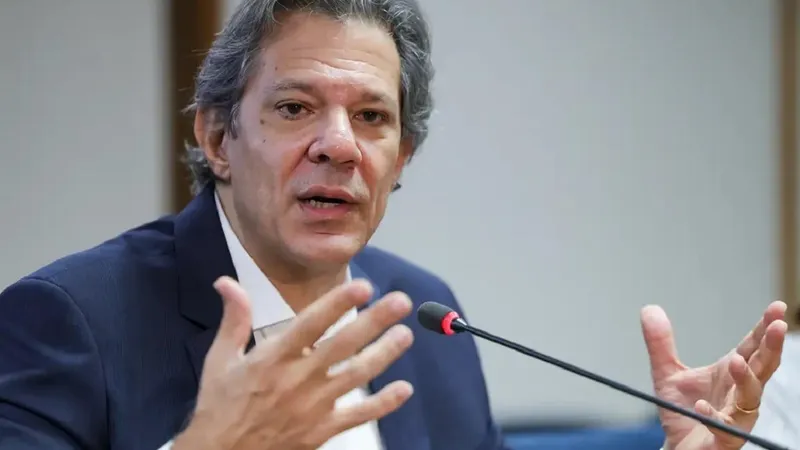 Haddad desmente fake news sobre taxa para veículos com mais de 20 anos