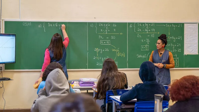 Governo cria bolsa de R$ 1.050 para estudantes de licenciatura