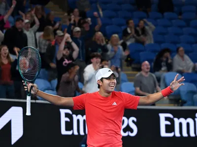 Americano que perdeu final para João Fonseca elimina Medvedev do Australian Open