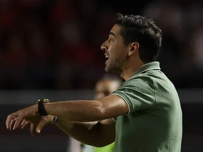 Abel reconhece erros do Palmeiras e vê necessidade de centroavante: 'Precisamos nos esforçar'