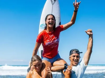 Luana Silva bate japonesa e fatura título do Mundial Júnior de Surfe