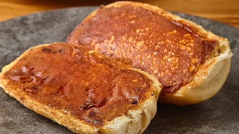 Pão na chapa com requeijão de entrada ou de saída? Entenda variações típicas de São Paulo