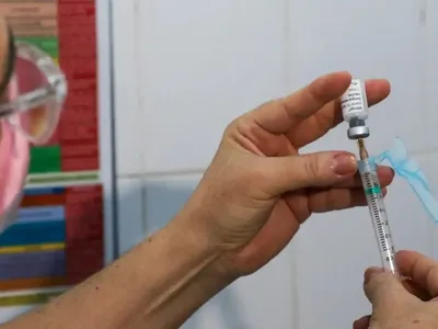 Ministério da Saúde amplia idade mínima para vacinação contra dengue