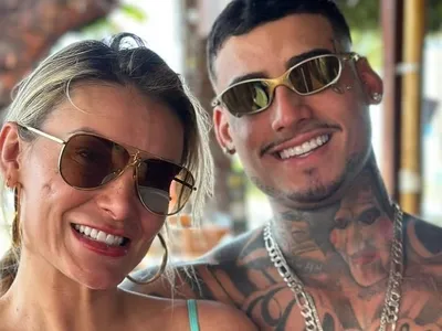 Andressa Urach termina namoro com ator pornô com quem fez tatuagem após dois meses