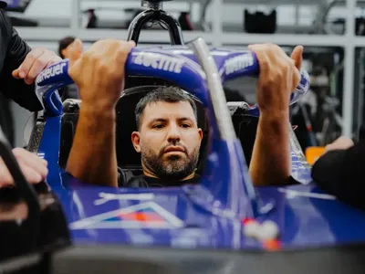 Sergio Agüero é escalado pela Porsche para pilotar carro da Fórmula E em Miami