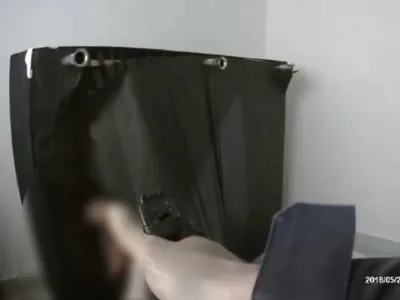 Vídeo: polícia prende ladrão de celular que se escondeu dentro de cama box em Brasília