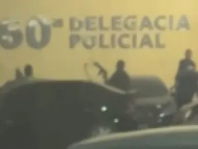 Policiais são baleados durante tentativa de resgate de traficantes presos em delegacia no RJ